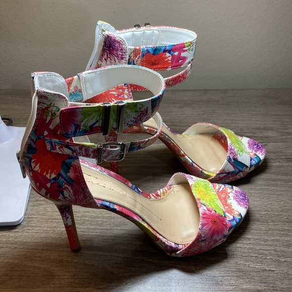 Gianni Bini, size 8, women’s high heels, floral, multicolor - Picture 4 of 6